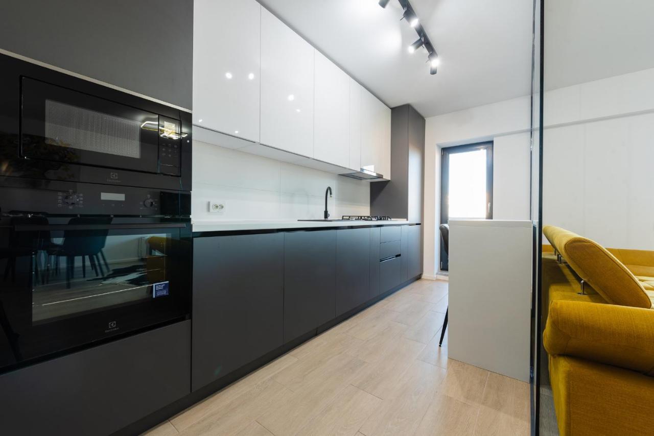 Vanda - Park-View Apartment With Private Balcony บูคาเรสต์ ภายนอก รูปภาพ