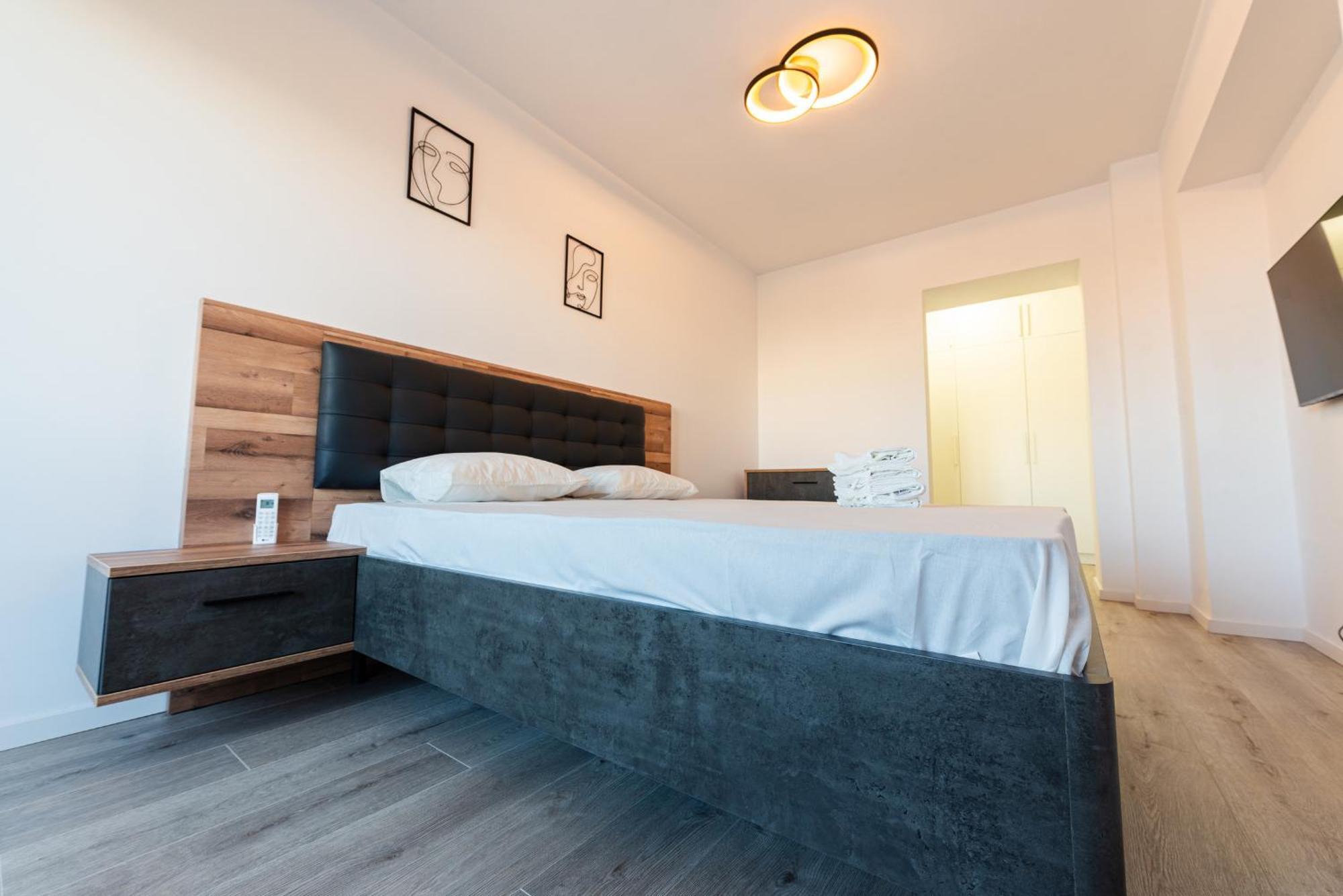 Vanda - Park-View Apartment With Private Balcony บูคาเรสต์ ภายนอก รูปภาพ
