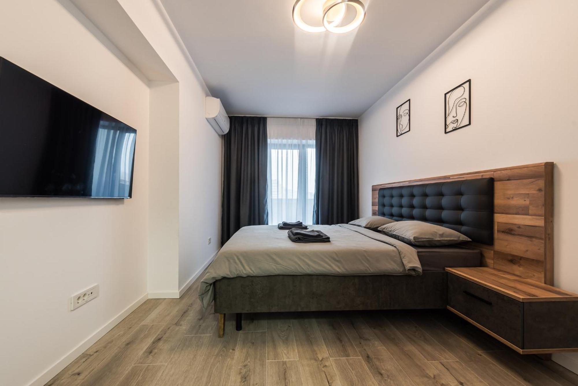 Vanda - Park-View Apartment With Private Balcony บูคาเรสต์ ภายนอก รูปภาพ
